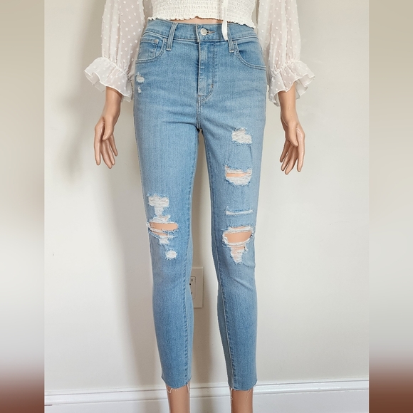 Levi's Denim - LEVIS JEANS LIGHT WASH DENIM DISTRESSED 720 HIGH RISE SKINNY